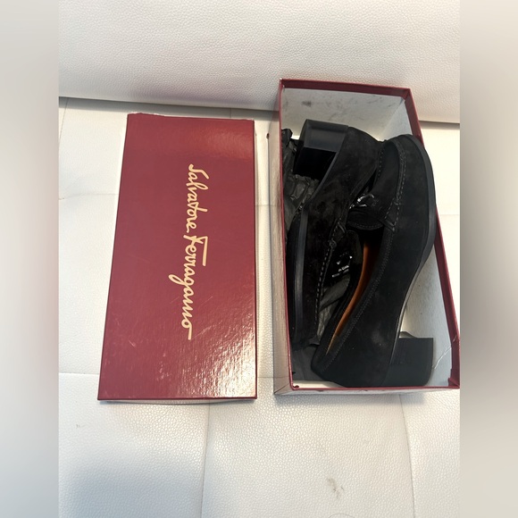 Ferragamo NEW!! Suede Stack Heel Loafer Sz. 8.5 B - Picture 8 of 9